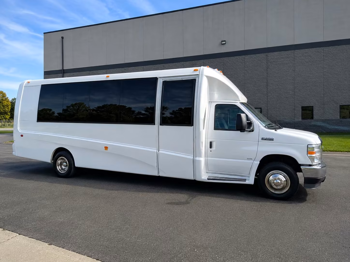 15 passenger minibus